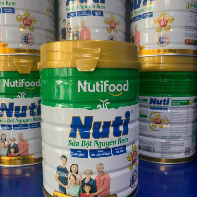 COMBO 04 hộp Sữa bột Nguyên kem Nutifood giành cho cả gia đình-> Tặng ngay khăn đang năng mềm mịn