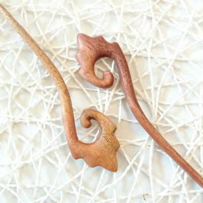 TRÂM GỖ XOẮN GAI