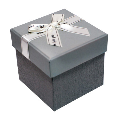 Hộp quà Vuông V015 - 8 x 8 x 8 cm - Giao mẫu ngẫu nhiên