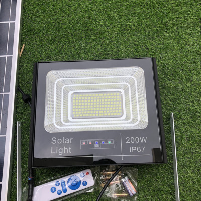 Đèn Năng Lượng Mặt Trời Pha 200W - Bộ sản phẩm gồm Đèn Pha Báo Pin, Tấm Pin NL, Remote và phụ kiện đi kèm