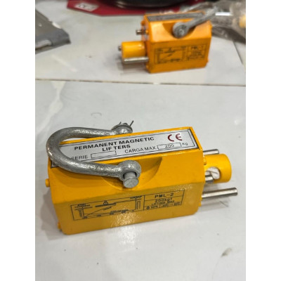 Thiết Bị Hít Cẩu Sắt 100kg / 200kg, Nam châm nâng hàng cầm tay cho xưởng cơ khí có tay gạt