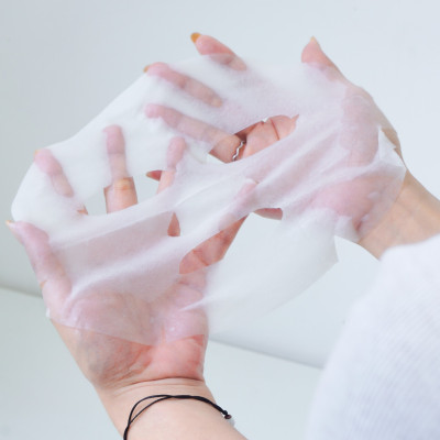 Mặt nạ sợi tre Sắc Ngọc Khang trắng mịn da