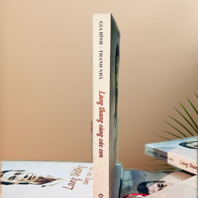 Lang thang cùng các con – Hồi ức về hành trình yêu thương của người cha Đỗ Gia Khởi - Chấp bút Gia Bình & Thanh Nhã - An Thư Book