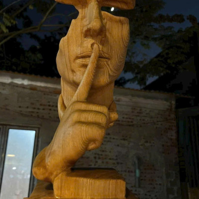 Tượng im lặng là vàng bằng gỗ ngọc am thơm nức kt cao 34×13×12cm  