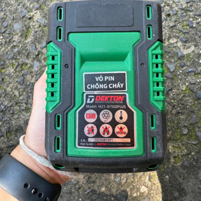 COMBO 1 PIN 7.5Ah DEKTON M21-B7500PLUS TẶNG 1 SẠC M21-S40PLUS DEKTON - KM_T8 -HÀNG CHÍNH HÃNG