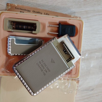 Máy Cạo Râu Khô - Hàng Nhập Khẩu