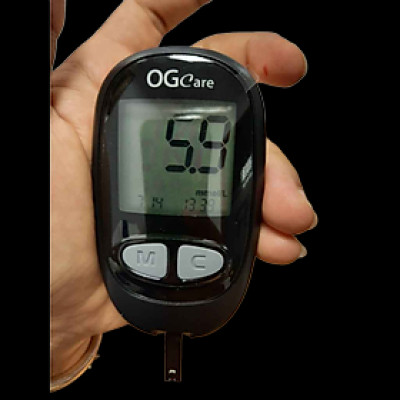 Combo Máy đo đường huyết OGCARE tặng kèm 100 Que+100 Kim lấy máu và 100 cồn sát khuẩn