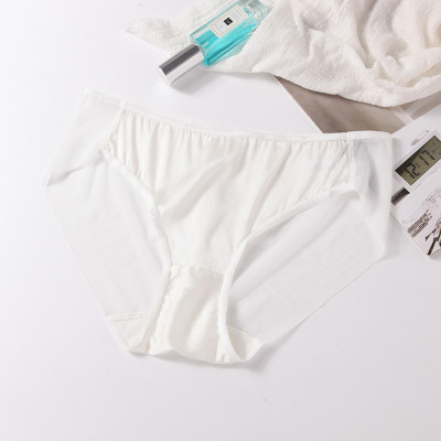 Combo 5 Quần Lót Nữ Lụa Satin Trơn Voronin 5472 – Siêu Mềm Mượt, Ôm Khít Tự Nhiên