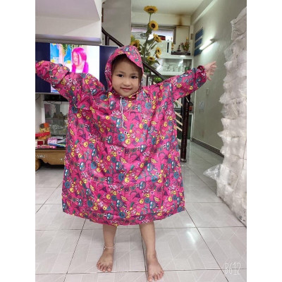 Áo mưa bít trẻ em  từ  7  -  10 tuổi  , họa tiết hoạt hình  dễ thương , vải dù  chống thấm  kèm túi đựng , giao màu ngẫu nhiên