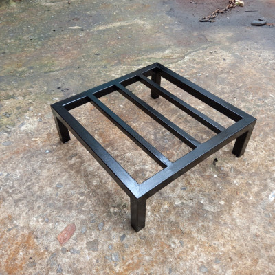 Kệ sắt để chậu hoa cây cảnh, Vuông 20x20cm & Vuông 30x30cm, cao (10-20)cm, thép hộp 20mm (Hàng Chính Hãng )