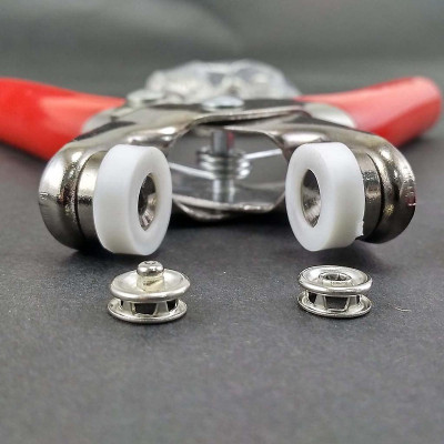 Cây Kìm Bấm Cúc Vành Áo Kim Loại Đa Năng Bộ Kìm Bấm Khuy Kèm 100 Cúc Bấm 9.5mm, Khoen Quần Áo Tiện Lợi