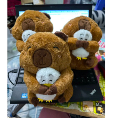 Thú nhồi bông capybara ôm vịt trắng đáng yêu - Size 22cm - Quà tặng gấu bông chuột lang capybara êm mịn cho bé.