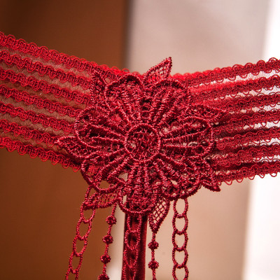 Quần lót nữ lọt khe tua rua đính hạt