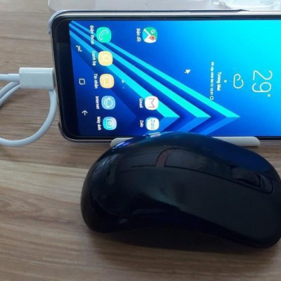 Hub USB Type-C ra 4 cổng USB kiêm giá đỡ cho Điện thoại