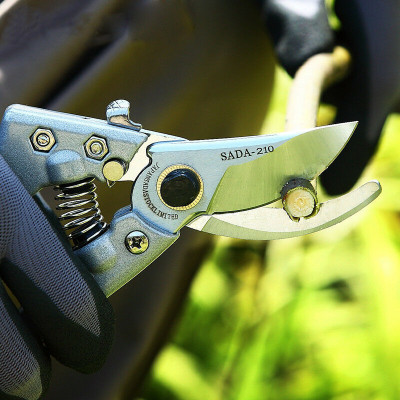 Kéo cắt cành SADA - 210