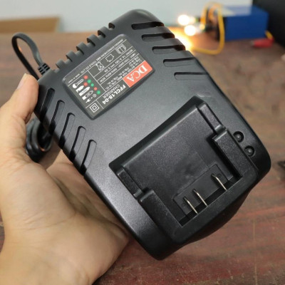 SẠC LITHIUM 18V DCA FFCL18-04 - HÀNG CHÍNH HÃNG