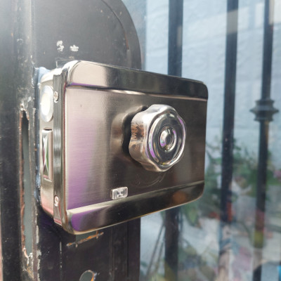 KHÓA THẺ TỪ - VÂN TAY 1 MẶT SAFARISG KC-01, DÙNG APP QUẢN LÝ NGƯỜI DÙNG TRÊN  ĐIỆN THOẠI - BLUETOOTH / WIFI ( TÙY CHON) - HÀNG NHẬP KHẨU