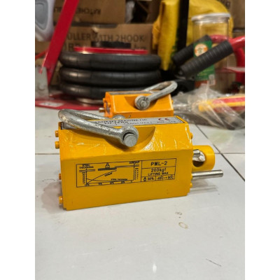 Thiết Bị Hít Cẩu Sắt 100kg / 200kg, Nam châm nâng hàng cầm tay cho xưởng cơ khí có tay gạt