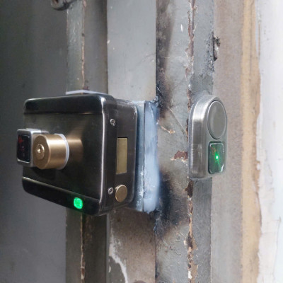 Bộ khóa điện tử thông minh SG-302P mở bằng vân tay, thẻ từ - Hàng nhập khẩu