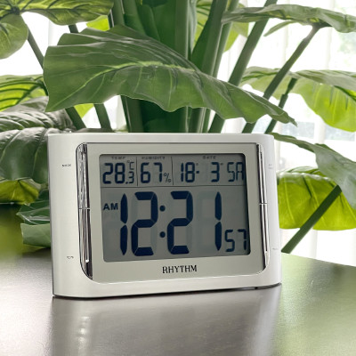 Đồng hồ Rhythm LCT061NR19- Kt 18.6 x 11.5 x 5.0cm, 305g. Vỏ nhựa. Dùng Pin.