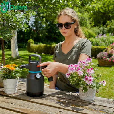 BÌNH TƯỚI CÂY ÁP SUẤT 1.25 LÍT GARDENA 11120-20