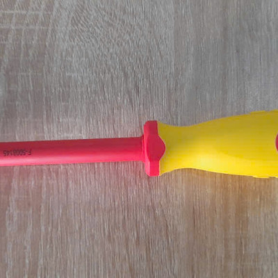 Tua vít vặn đai ốc cách điện 1000V VDE 11mm x 125mm SATA 61411