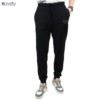 Quần jogger Nam Novelty Regular fit họa tiết in phản quang Đen NQGMMDMT3R230830Q