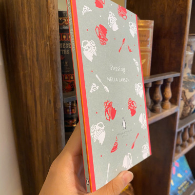 Sách - Passing by Nella Larsen | Classics / Historical Fiction in English / Ngoại văn Nhập khẩu