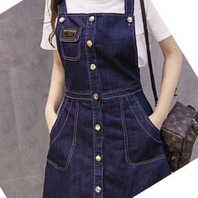 Đầm Yếm Jean Nữ Thêu Logo Cài Nút Dọc Duyên Dáng