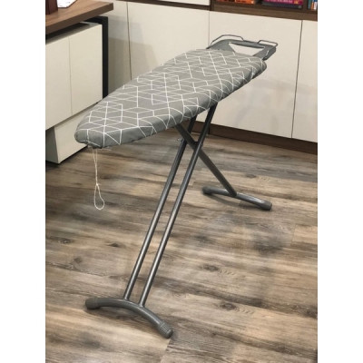 Bàn để ủi quần áo khung thép dạng đứng LBB363 (Tặng kèm 1 vỏ bọc)