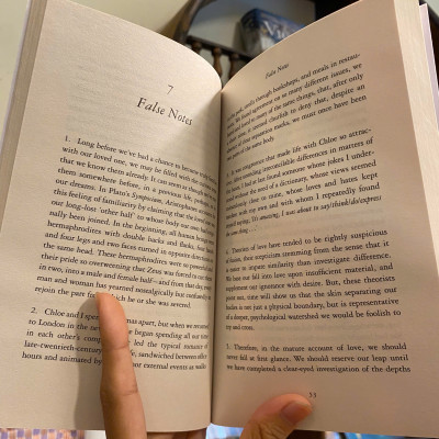 Sách - Essays In Love by Alain De Botton - Tâm lý học tiếng Anh / Psychology / Nonfiction