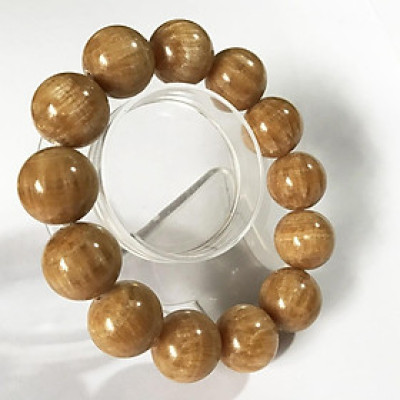 Vòng ngọc màu vàng cho người mệnh Kim và Thổ đường kính hột là 19 cm