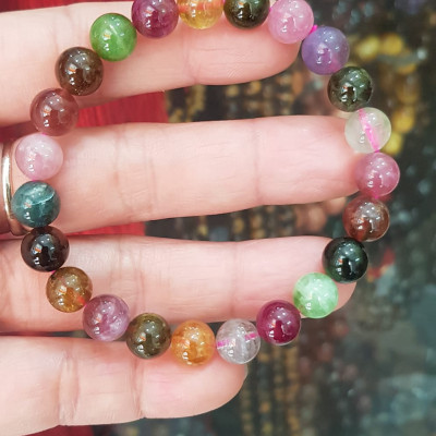  Vòng tay phong thuỷ may mắn đá tourmaline màu bóng đẹp lắm size hạt vòng 8mm đá tự nhiên đeo tốt sức khoẻ, may mắn, tốt cho công việc đeo lên tay bóng đẹp màu rất xinh đẹp ạ