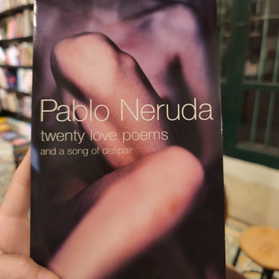 Sách - Twenty Love Poems and a Song of Despair by Pablo Neruda | Classics Poetry / Ngoại văn