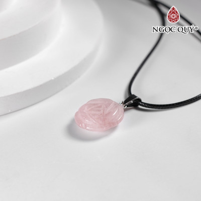 Mặt dây chuyền hoa mẫu đơn thạch anh hồng 20mm mệnh hỏa, thổ - Ngọc Quý Gemstones
