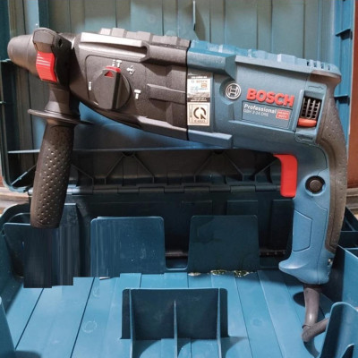 MÁY KHOAN BÚA 790W 24MM BOSCH GBH 2-24 DRE (KÈM PHỤ KIỆN) - HÀNG CHÍNH HÃNG