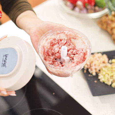 Cối xay tỏi ớt gia vị kéo tay iMat. Cối bằng nhựa Tritan trong suốt an toàn, lưỡi xay 3 tầng sắc bén Chưa có đánh giá