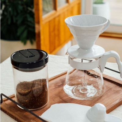 Hộp thủy tinh chịu nhiệt Hario đựng cà phê 800ml MCNR-200-B