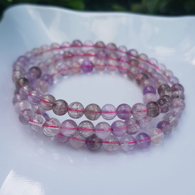 Vòng Tay phong thủy Đá Super Seven tự nhiên bóng đẹp Size vòng hạt 6mm kiểu quấn tay 3 vòng đẹp lắm ạ Super Seven màu tím tím trắng bóng thiệt là đẹp ạ