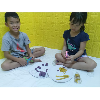 Kéo và Lăn Chuyên Dụng Cắt Bột Nặn Đất Nặn An Toàn (Màu ngẫu nhiên-không bao gồm phụ kiện)