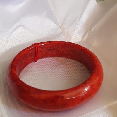 Vòng Cẩm Thạch mới Bản Hẹ Đỏ 56mm x cao 15mm x dầy 7,5mm màu đỏ bông bông đều đậm đẹp nữ mệnh hỏa mệnh thổ 54kg - 65kg đeo hợp ạ