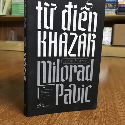 Combo Biên Niên Ký Chim Vặn Dây Cót + Từ Điển Khazar (tặng kèm bookmark)