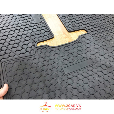 Thảm lót sàn xe Toyota Innova 2016 - 2022 cao su đúc dày theo xe