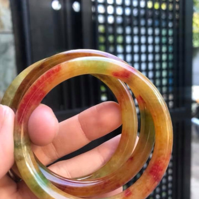 VÒNG CẨM THẠCH TỨ QUÝ NI 52MM MỚI ĐẸP  MÀU  TỨ QUÝ NỮ 50KG ĐẾN 62KG