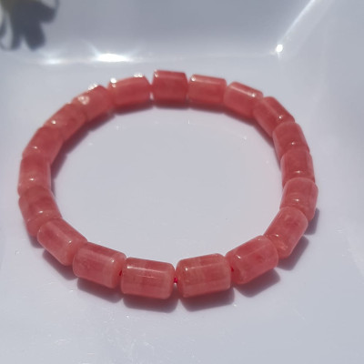 Vòng tay Đá Đào Hoa đẹp Vip hàng đẹp  Chất liệu đá đào hoa Lu Thống Khúc bóng mượt đẹp 6,8mm x dài 10mm Màu hồng tươi bóng đẹp  Nữ mệnh hỏa, mệnh thổ ạ Công dụng may mắn, tài lộc, tốt sức khỏe, xinh đẹp tay ạ