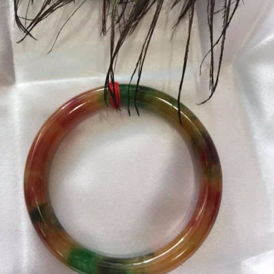 VÒNG TAY ĐÁ MÃ NÃO TỨ QUÝ ĐẸP  SIZE VÒNG 53MM  MÀU ĐỎ VÀNG XANH ĐẬM ĐẸP NỮ 52KG ĐẾN 63kg ĐEO 