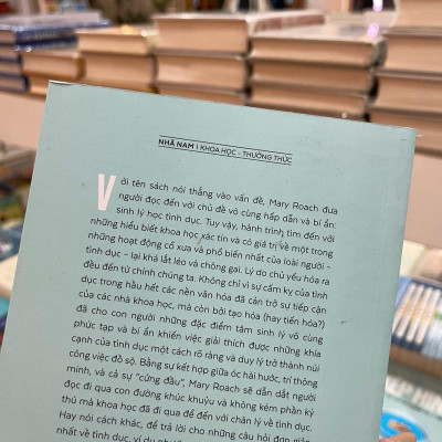 Sách - Xếp hình: Sự kết đôi thú vị giữa khoa học và tì.n.h... d.ụ.c... (Nhã Nam HCM)