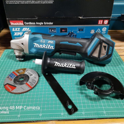 MÁY MÀI GÓC DÙNG PIN 18V 100MM (KHÔNG KÈM PIN VÀ ĐẾ SẠC) MAKITA DGA418Z - HÀNG CHÍNH HÃNG