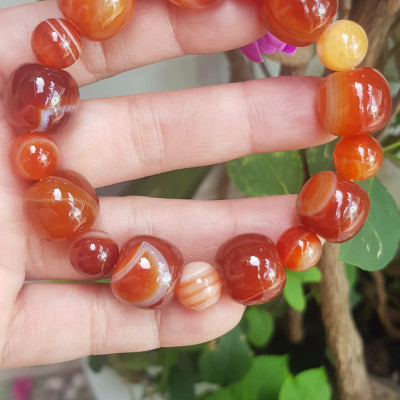 Vòng mã não đỏ kiểu hạt bầu tròn to 15mm nhỏ 10mm màu đỏ vân đẹp nam nữ mệnh hỏa mệnh thổ đeo đẹp ạ