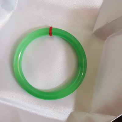 Vòng cẩm thạch Mới Lý 51mm x 7mm Vòng màu xanh tươi đều bóng đẹp nữ mệnh Mộc mệnh Hỏa mệnh Thủy ạ Nữ 50kg - 54kg đeo đẹp